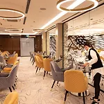 Tisia & 酒店