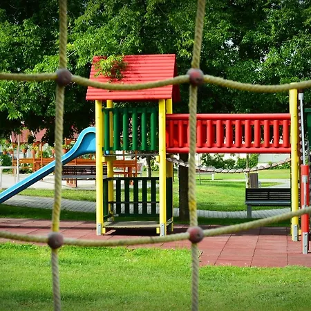 Tisia & Hotel 4*