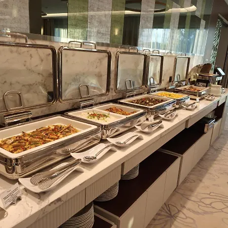 Hotel Tisia & 4*