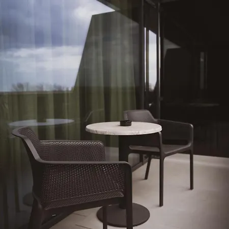 Tisia & Hotel 4*