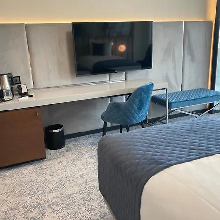 Hotel Tisia &