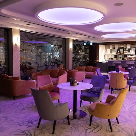Tisia & Hotel 4*