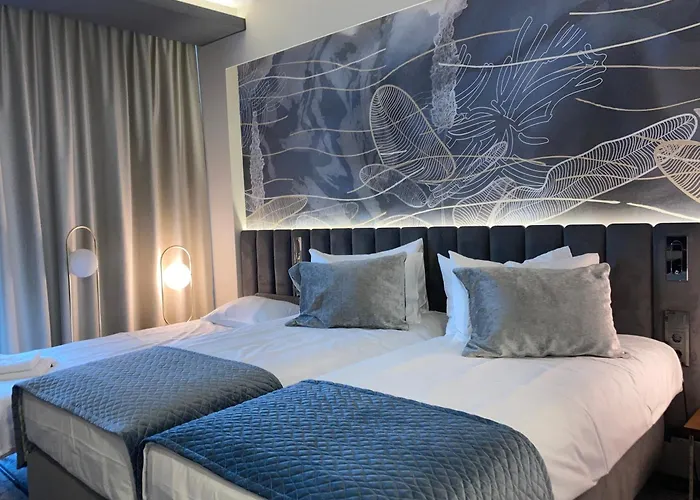 Hotel Tisia & 4*