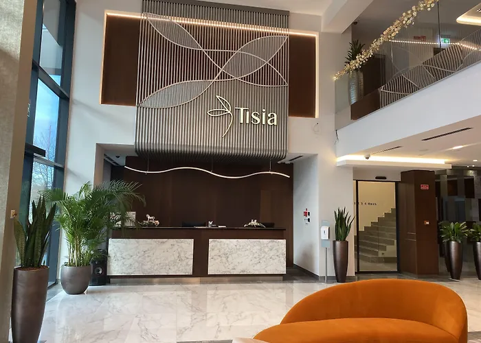 Hotel Tisia & 4*